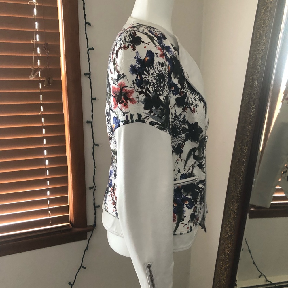 Jacket - Picture 5 of 15